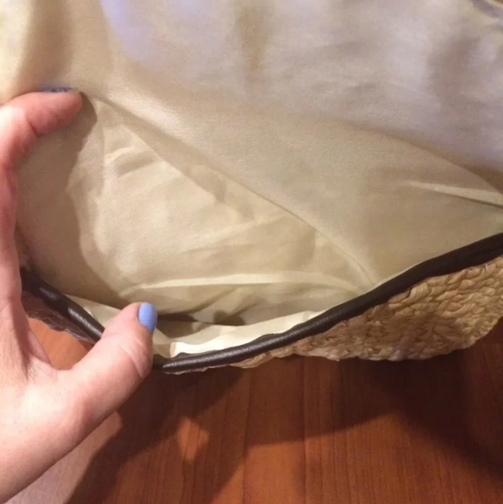 Handwoven Natural Straw Clutch - Picture 6 of 6